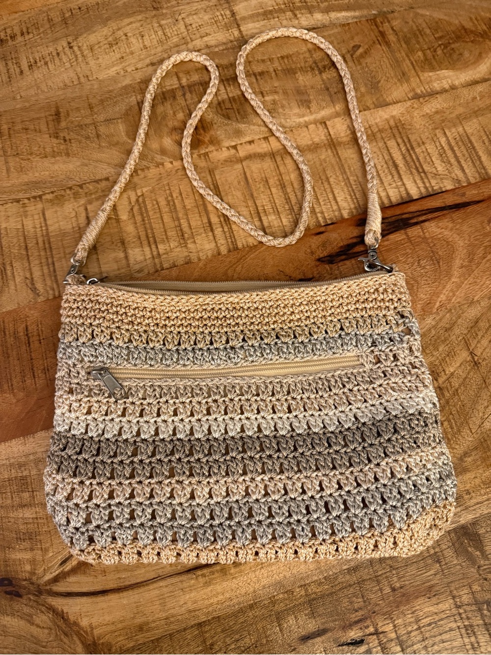 The Sak Crossbody Purse Beige & Grey stripped with Shoulder Strap sac